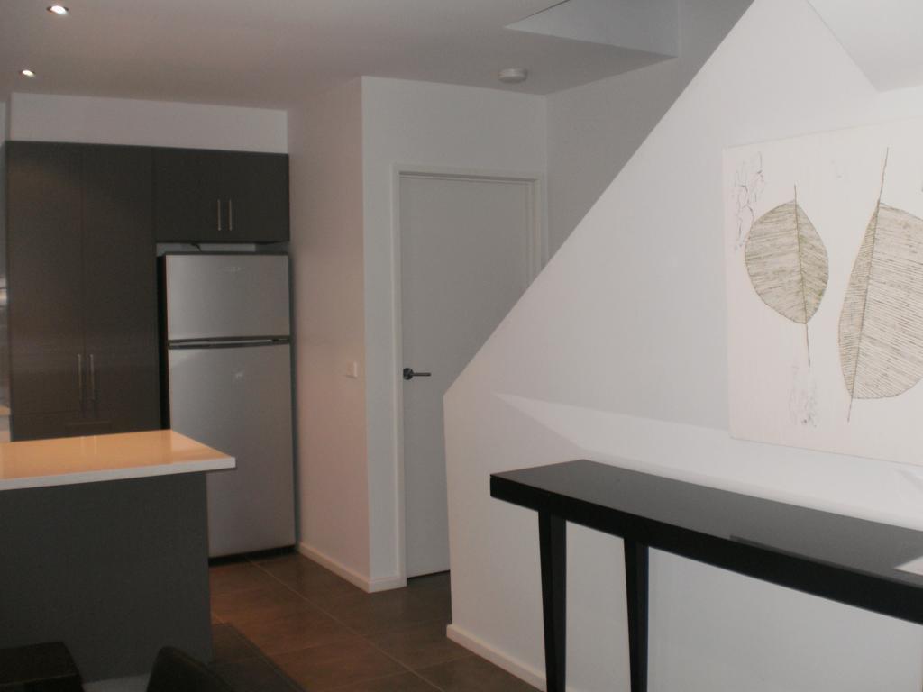 King Street Apartments Уорнъмбул Екстериор снимка