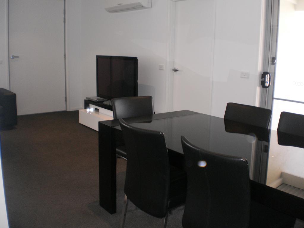 King Street Apartments Уорнъмбул Екстериор снимка