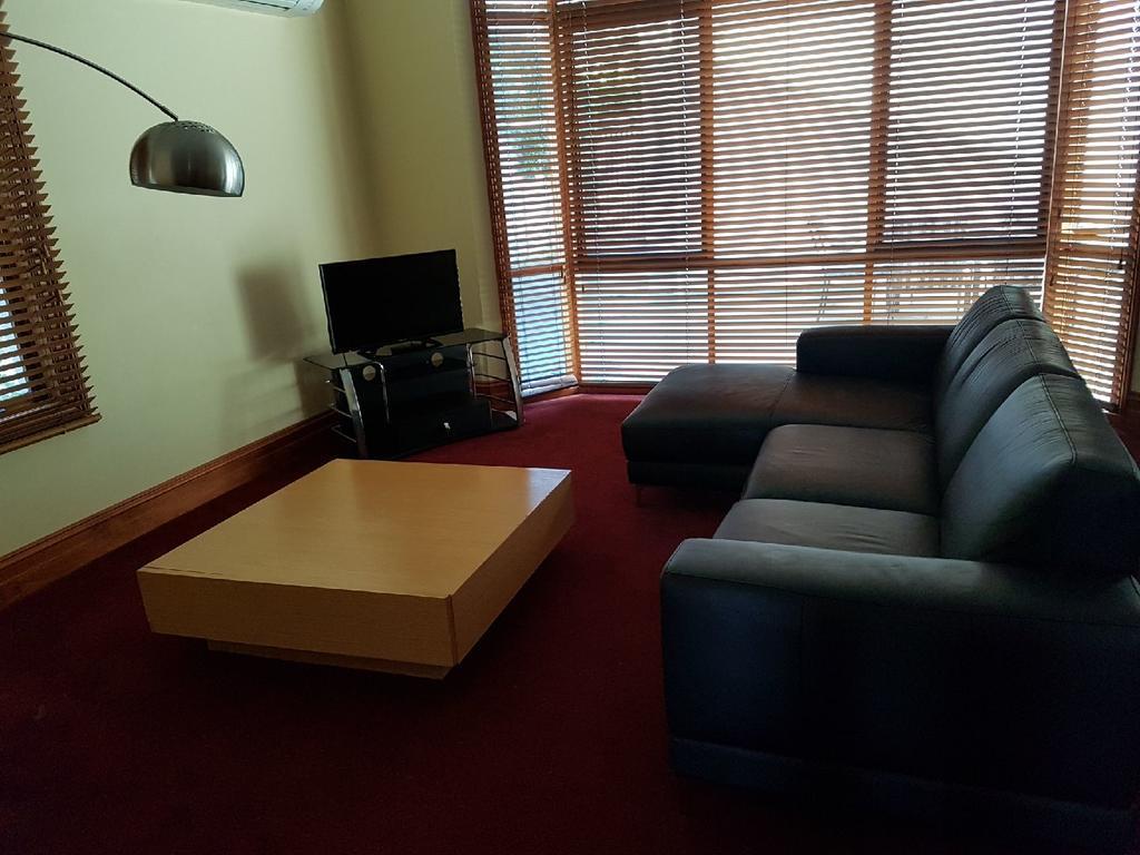 King Street Apartments Уорнъмбул Екстериор снимка