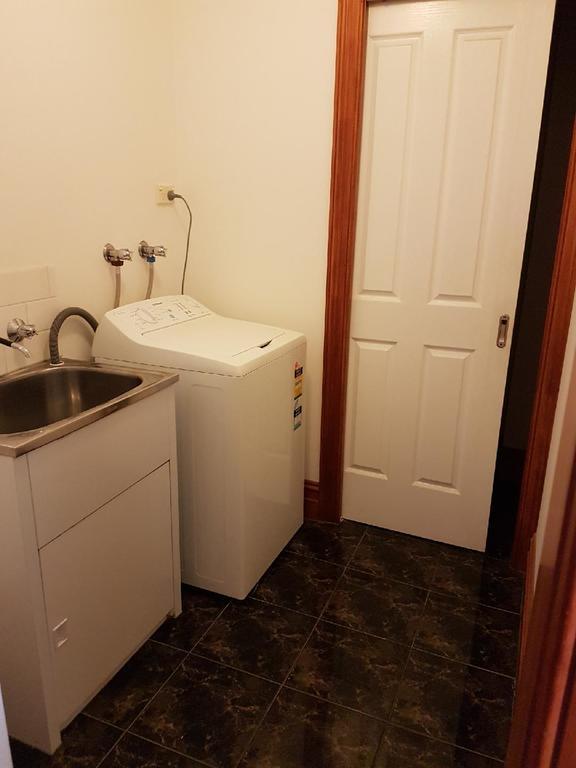 King Street Apartments Уорнъмбул Екстериор снимка